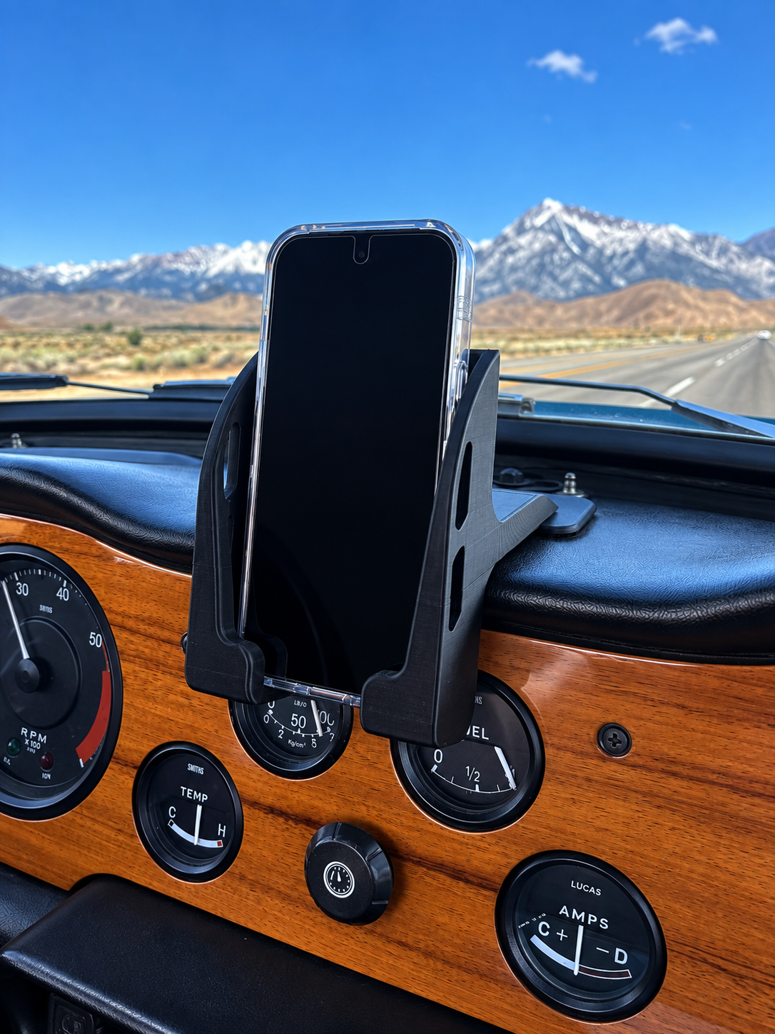 3D Printed Dash Phone Mount — TR250/TR6